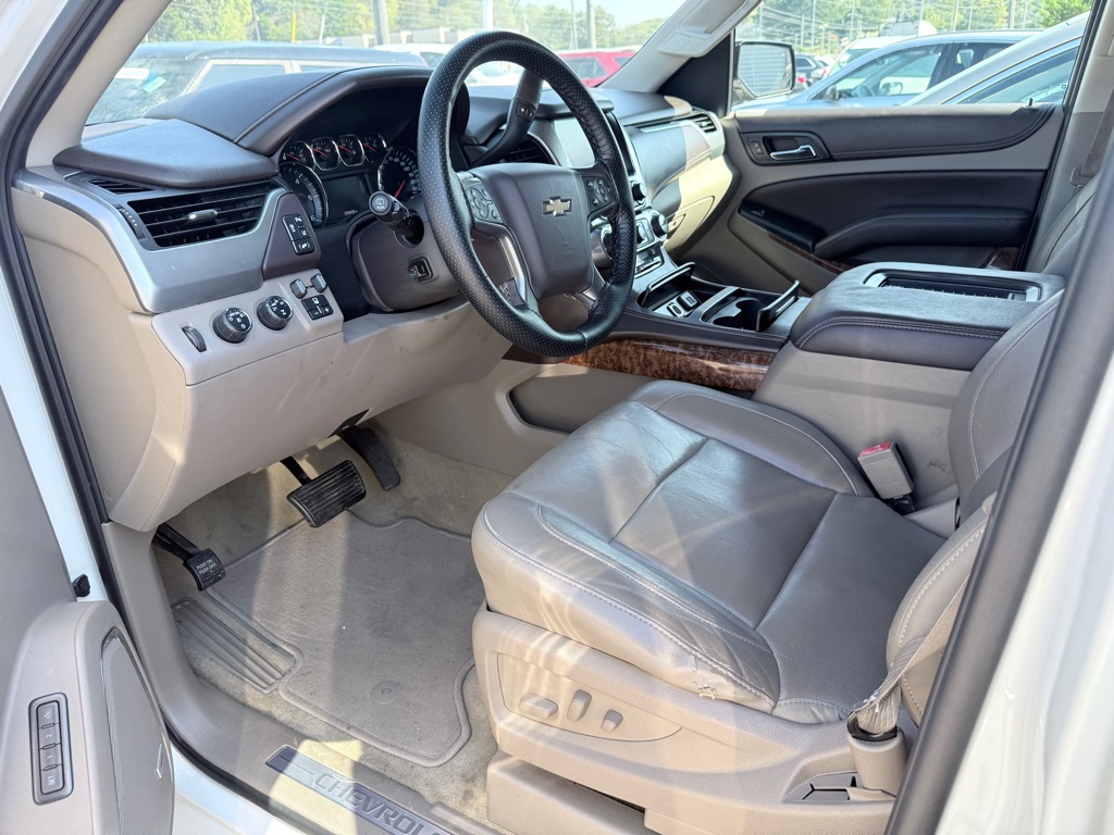 Photo 7 of this CHEVROLET SUBURBAN