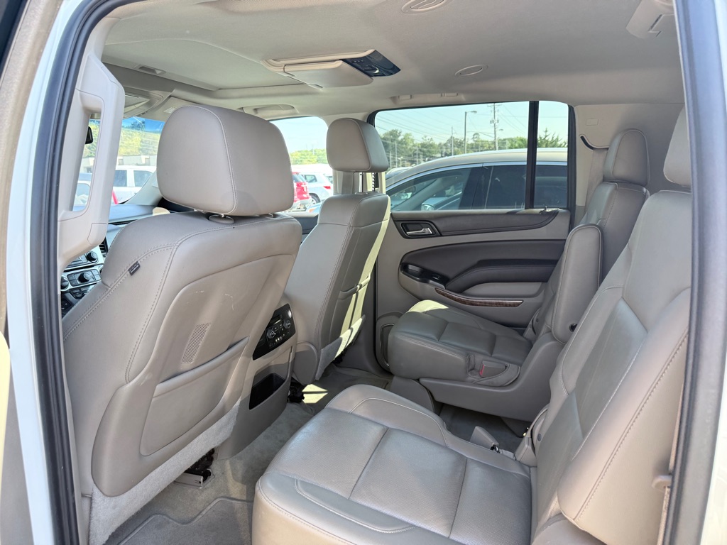Photo 6 of this CHEVROLET SUBURBAN