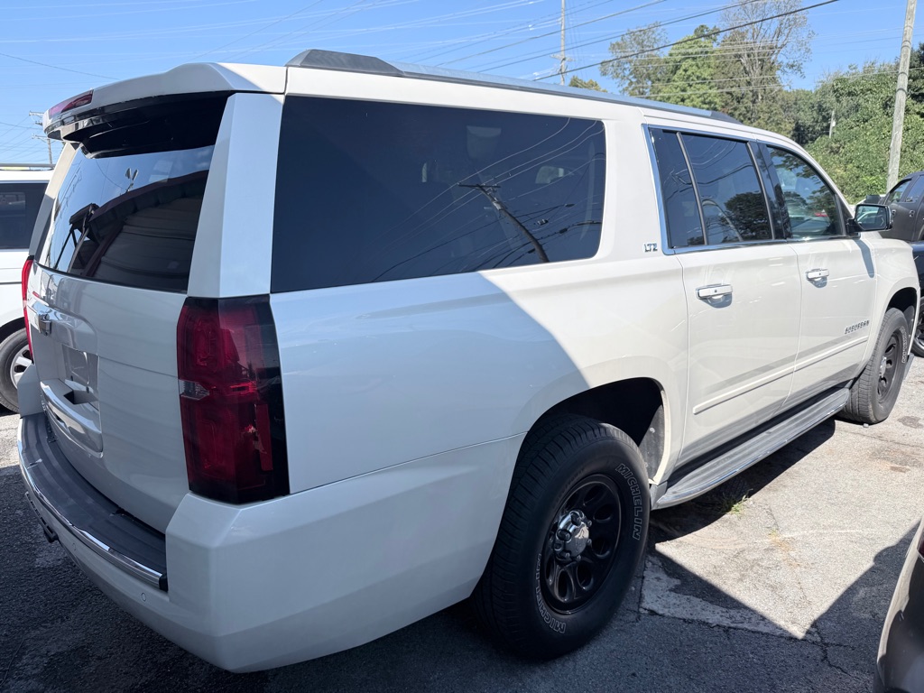 Photo 5 of this CHEVROLET SUBURBAN