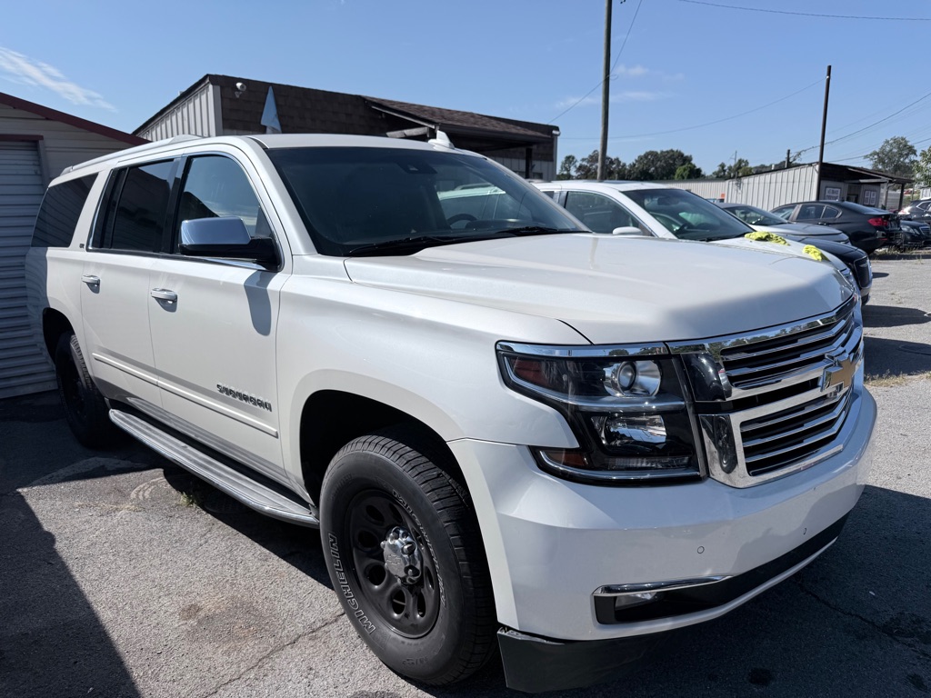 Photo 2 of this CHEVROLET SUBURBAN