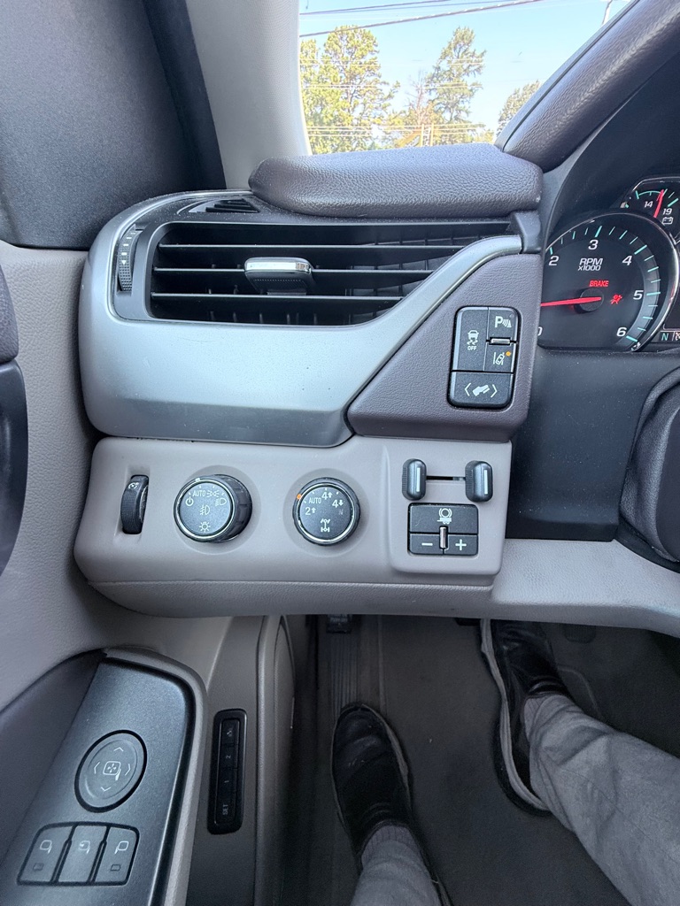 Photo 11 of this CHEVROLET SUBURBAN