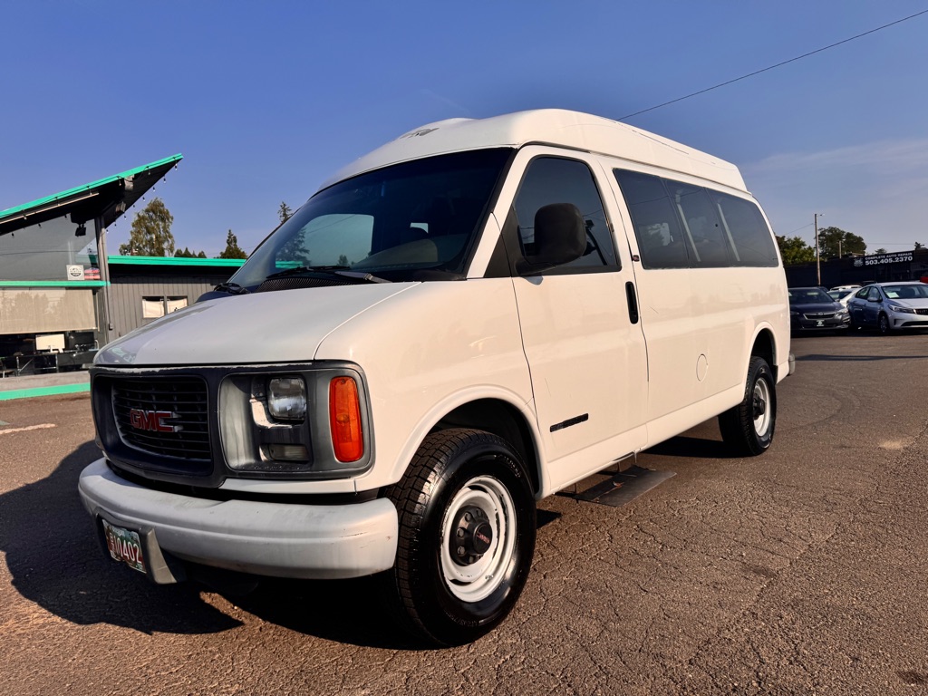 White 1999 GMC Savana Van Rear-Wheel Drive Automatic