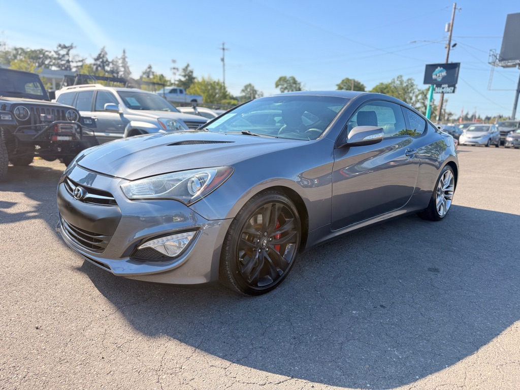 Gray 2015 Hyundai Genesis Coupe 3.8 RWD Coupe Rear-Wheel Drive Automatic