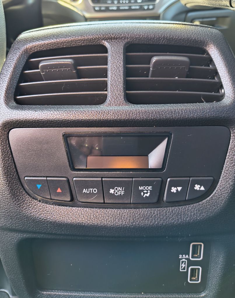 Photo 23 of this HONDA PILOT