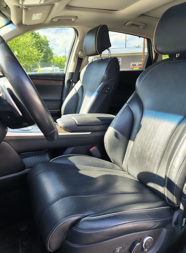 Photo 12 of this GENESIS GV80