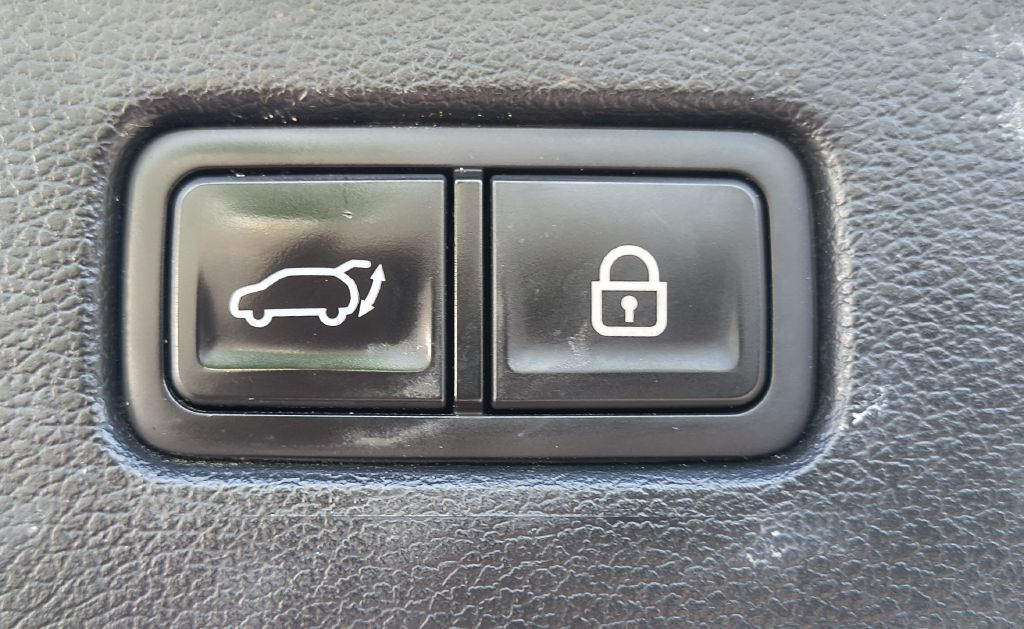 Photo 23 of this GENESIS GV80