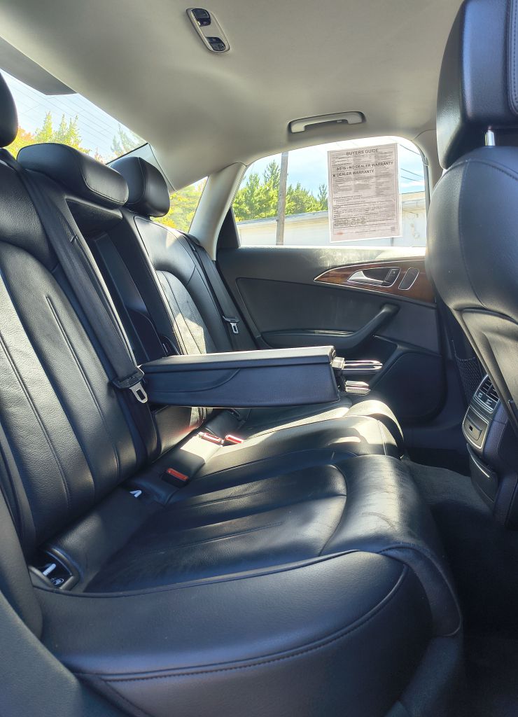 Photo 9 of this AUDI A6