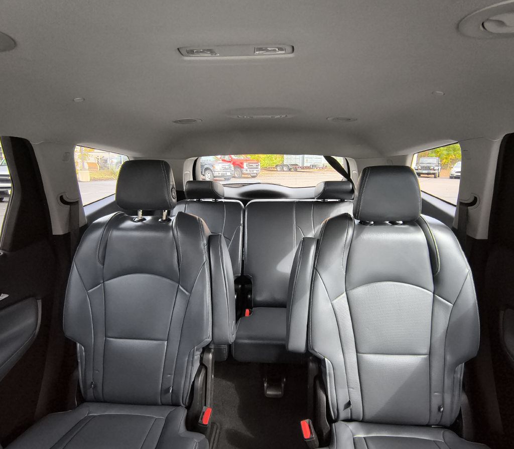 Photo 16 of this BUICK ENCLAVE