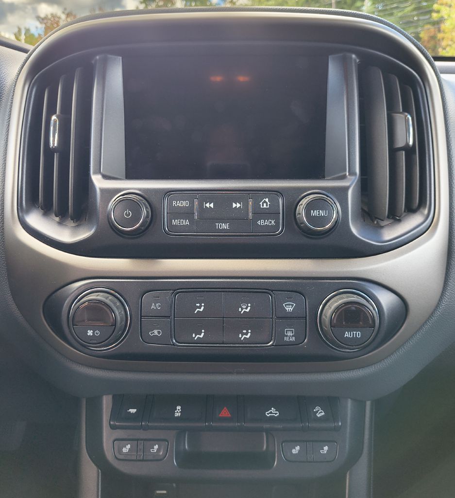 Photo 15 of this CHEVROLET COLORADO
