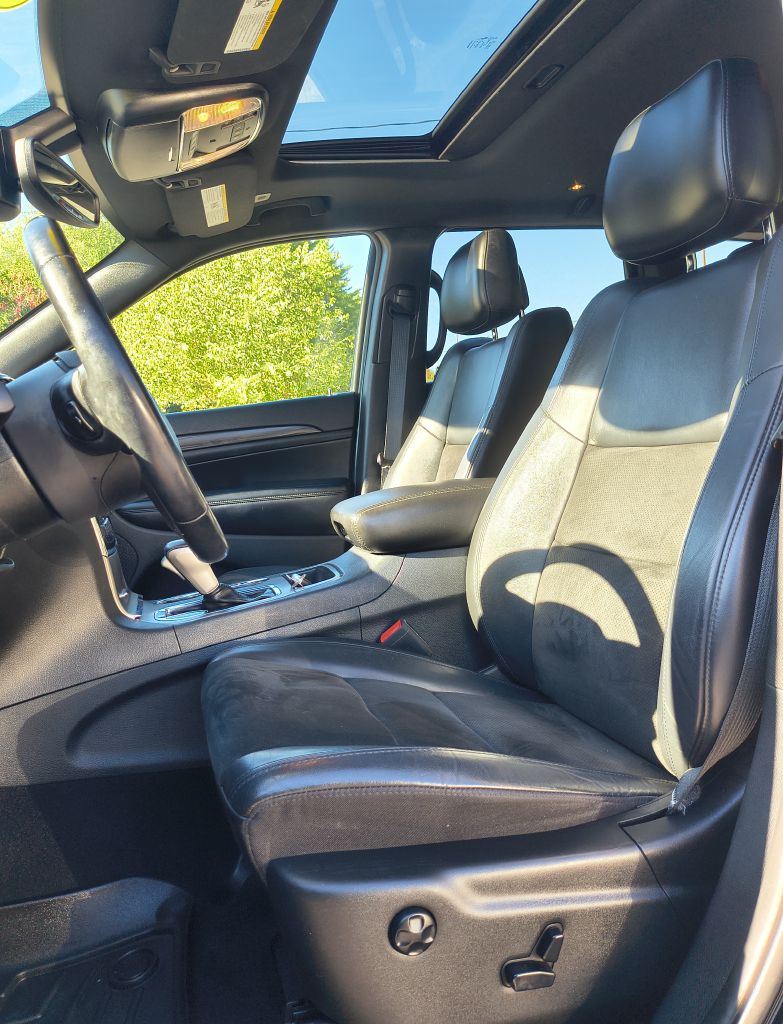 Photo 8 of this JEEP GRAND CHEROKEE