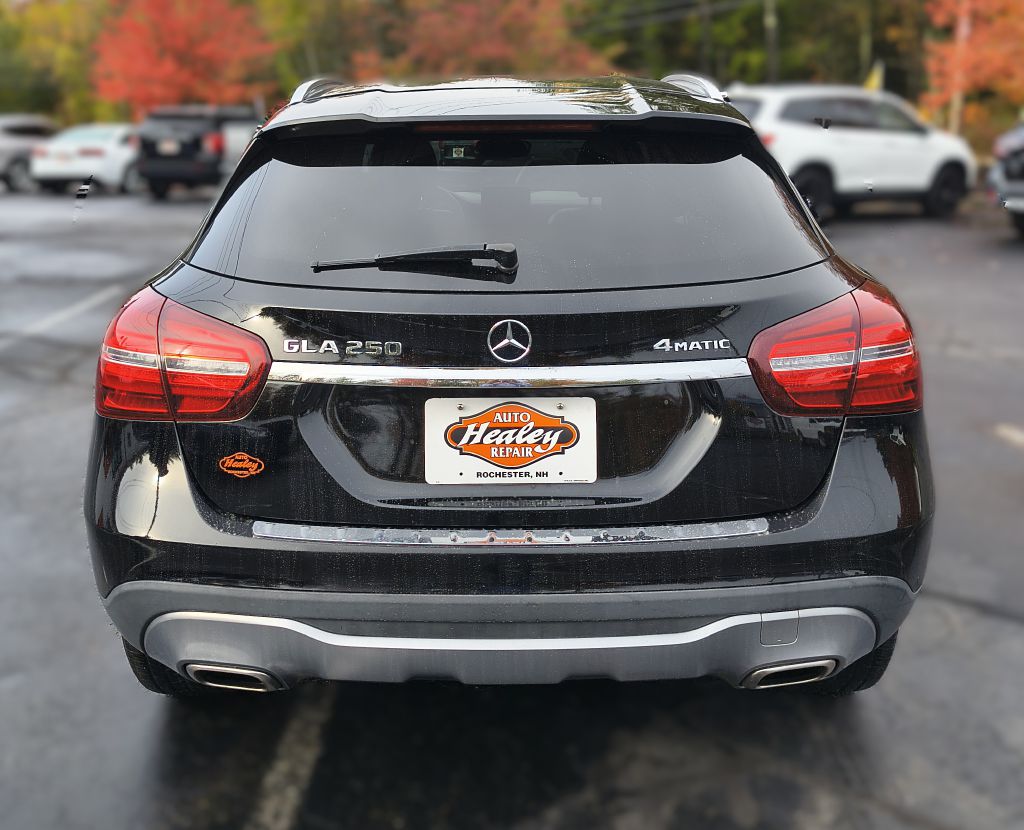 Photo 5 of this MERCEDES-BENZ GLA