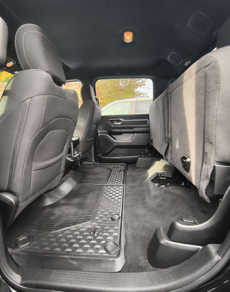 Photo 10 of this RAM 1500