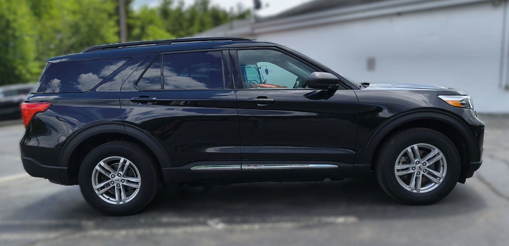 Photo 3 of this FORD EXPLORER
