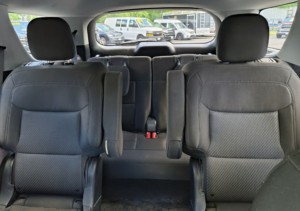 Photo 16 of this FORD EXPLORER