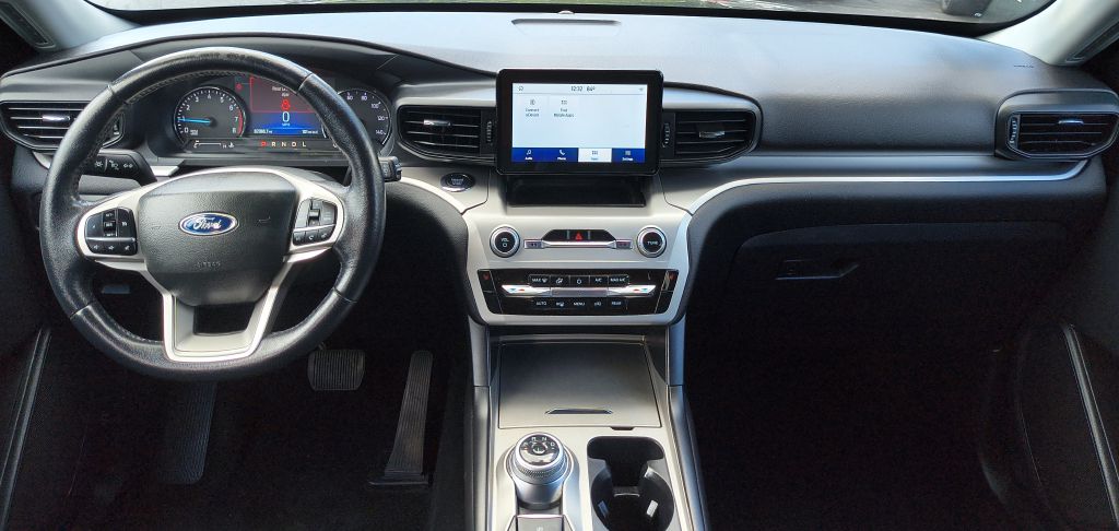 Photo 6 of this FORD EXPLORER
