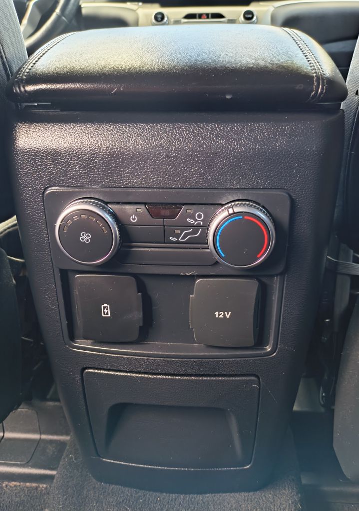 Photo 12 of this FORD EXPLORER
