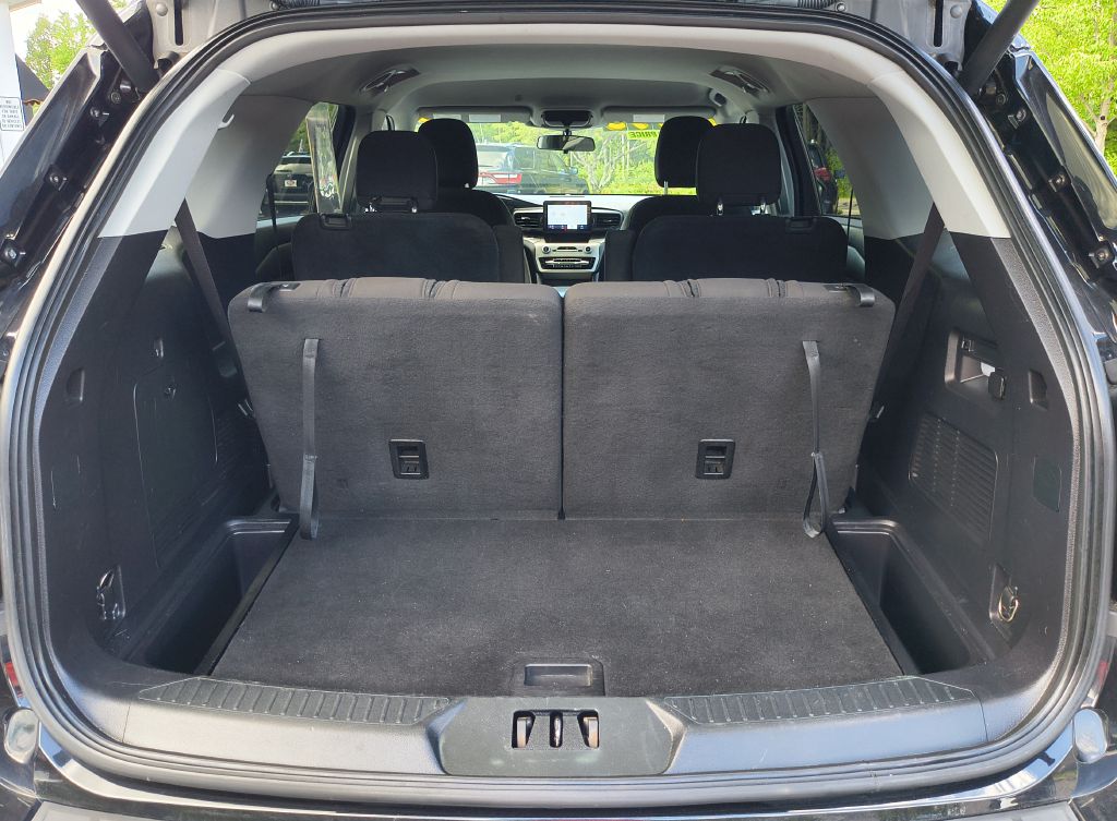 Photo 19 of this FORD EXPLORER