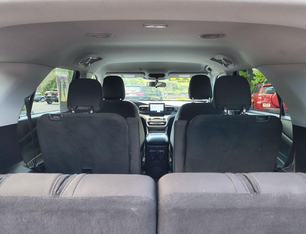 Photo 18 of this FORD EXPLORER