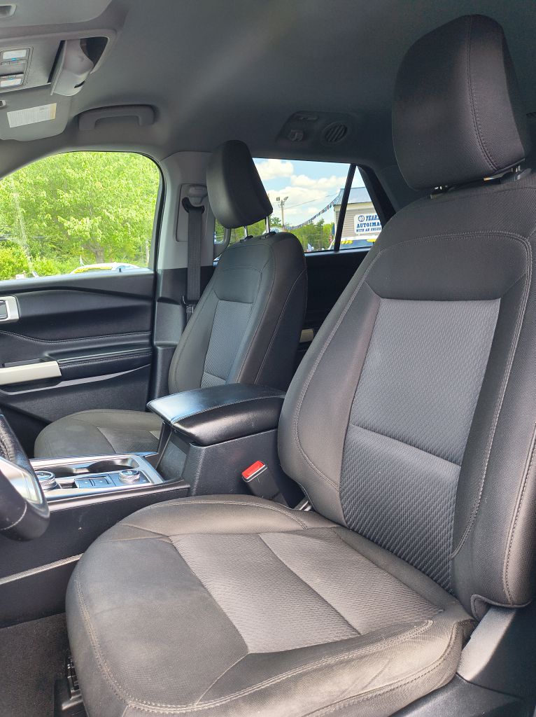 Photo 15 of this FORD EXPLORER