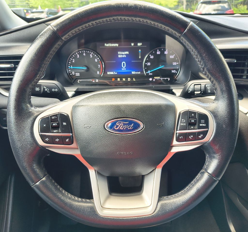 Photo 7 of this FORD EXPLORER