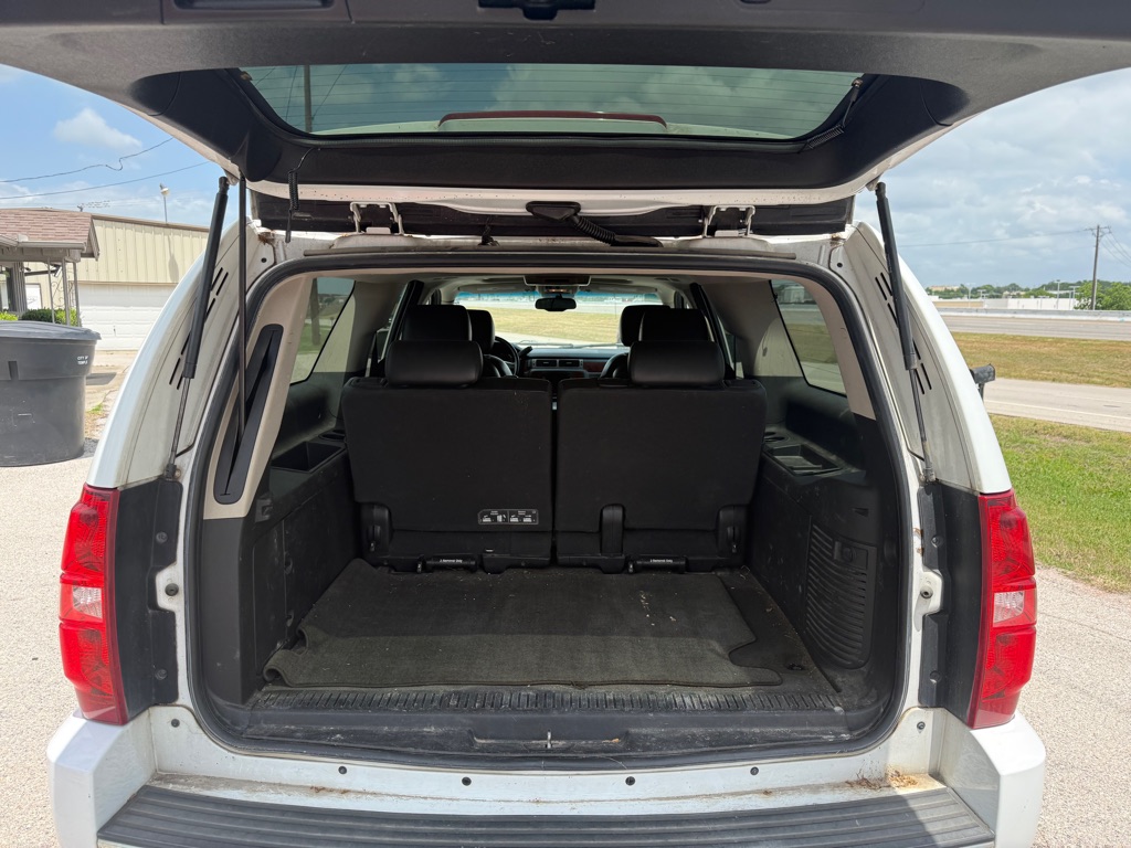 2011 Chevrolet Suburban LTZ - Photo 7