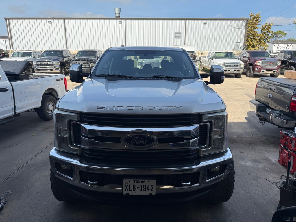 Photo 2 of this FORD F-250 SUPER DUT