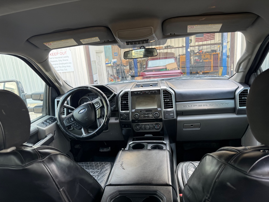 Photo 9 of this FORD F-250 SUPER DUT