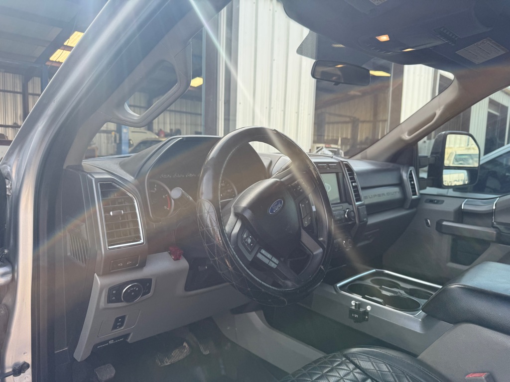 Photo 6 of this FORD F-250 SUPER DUT
