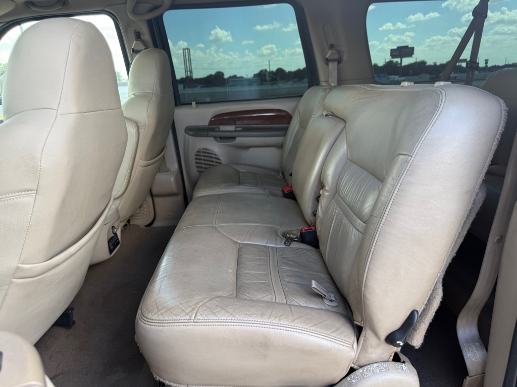 Photo 14 of this FORD EXCURSION
