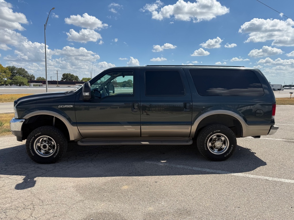 Photo 8 of this FORD EXCURSION