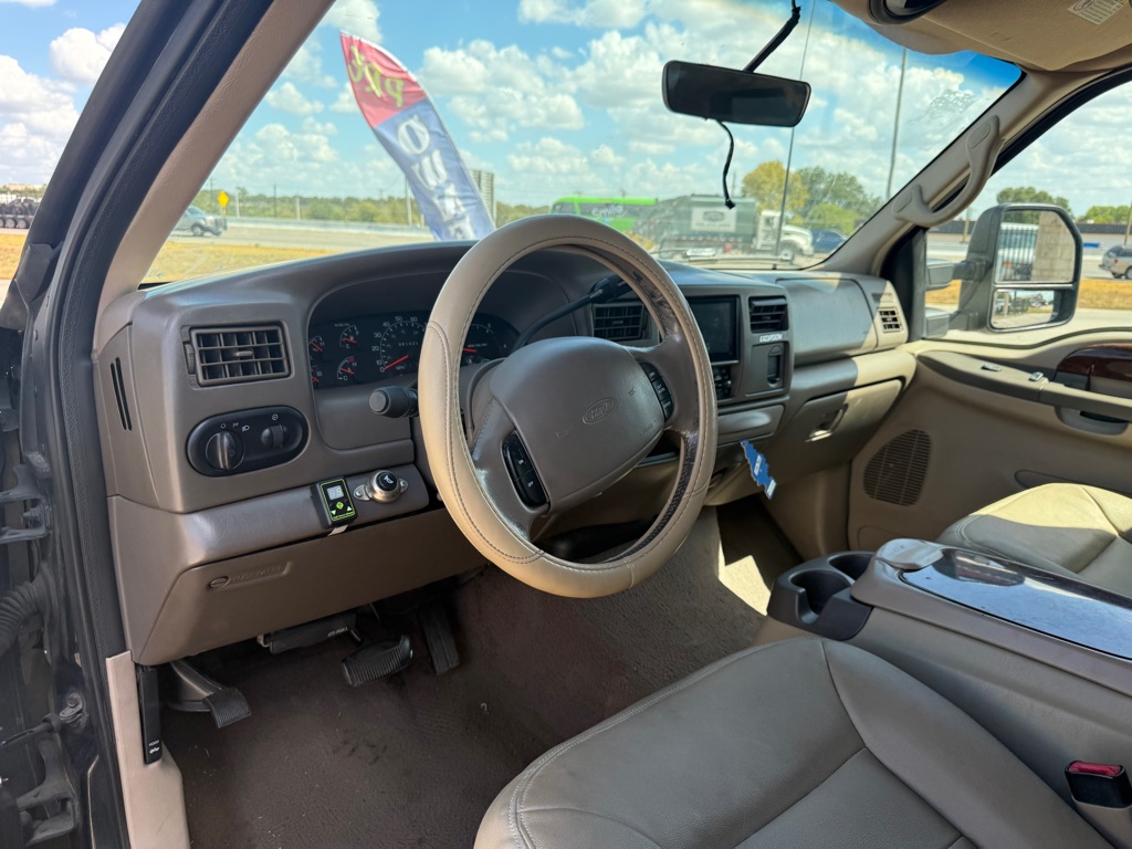 Photo 11 of this FORD EXCURSION