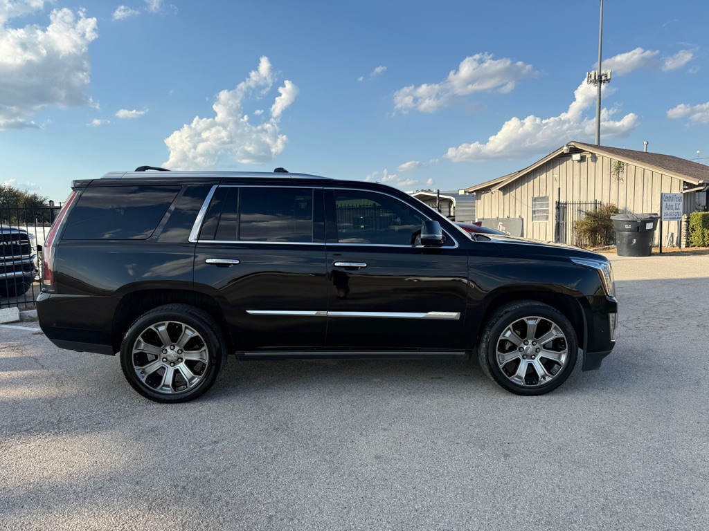 Photo 4 of this CADILLAC ESCALADE