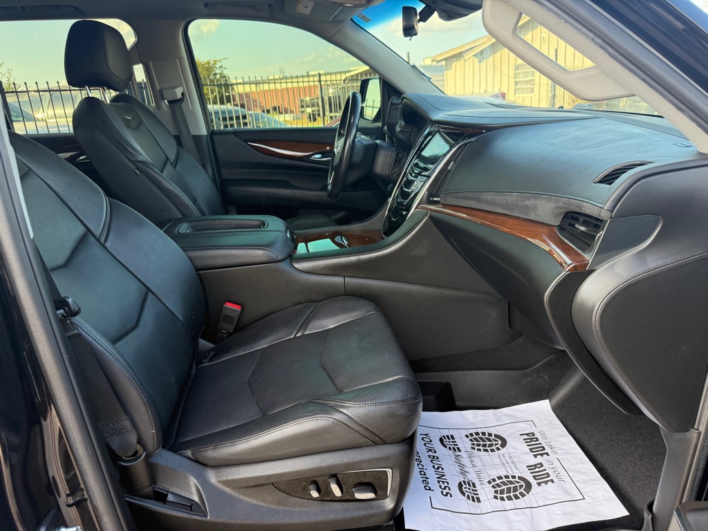 Photo 12 of this CADILLAC ESCALADE