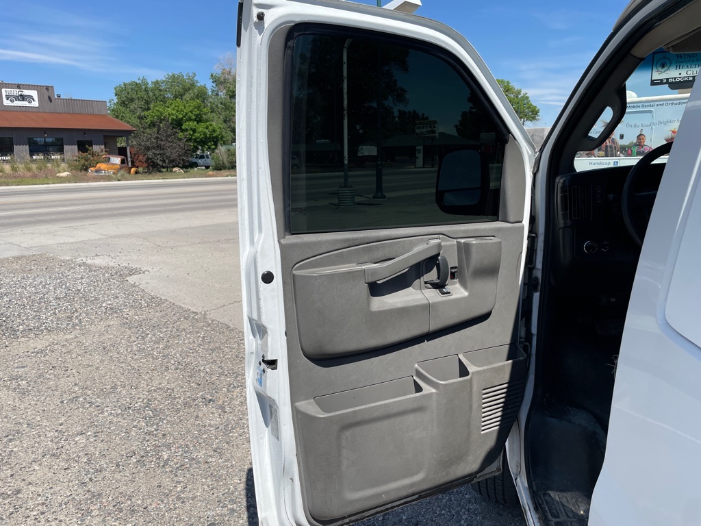 Photo 12 of this CHEVROLET EXPRESS