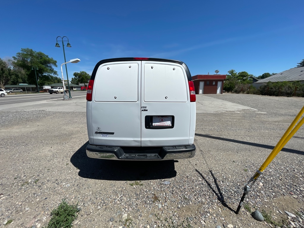 Photo 6 of this CHEVROLET EXPRESS