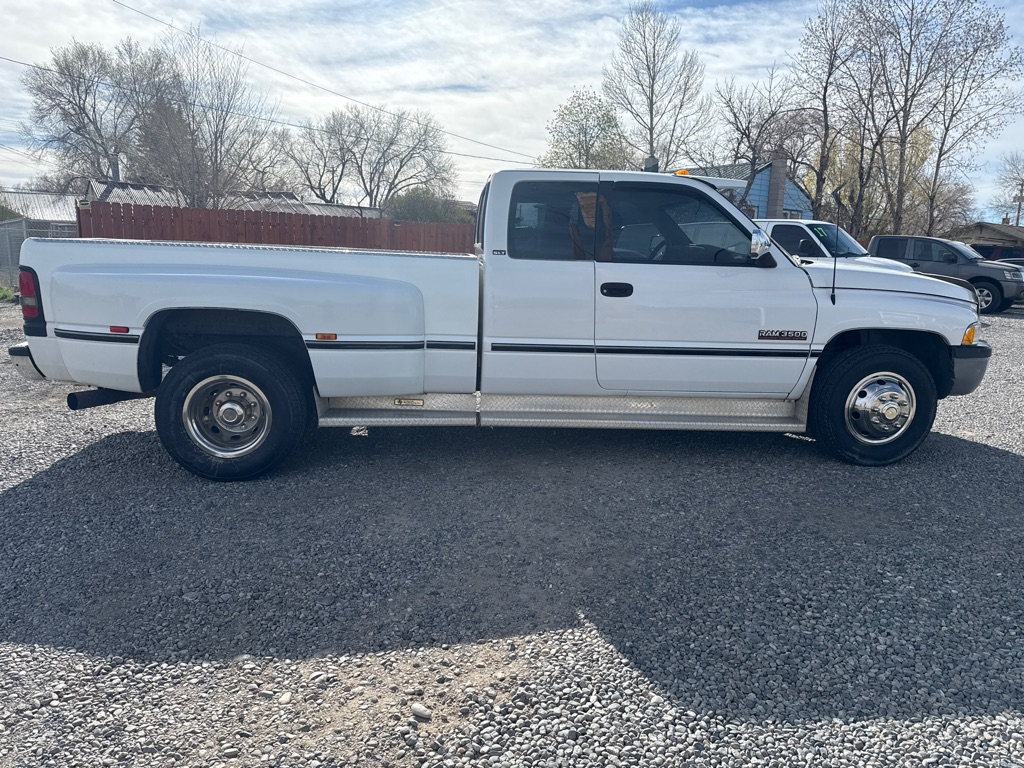 Photo 4 of this DODGE RAM 3500