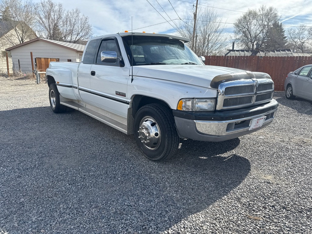 Photo 3 of this DODGE RAM 3500