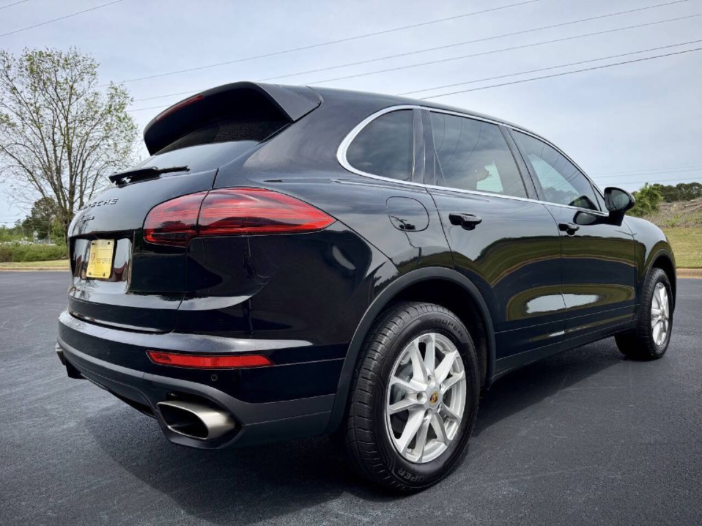 Photo 6 of this PORSCHE CAYENNE