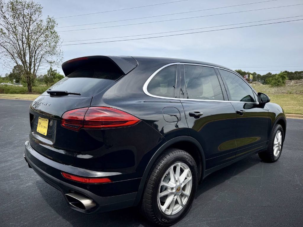 Photo 12 of this PORSCHE CAYENNE