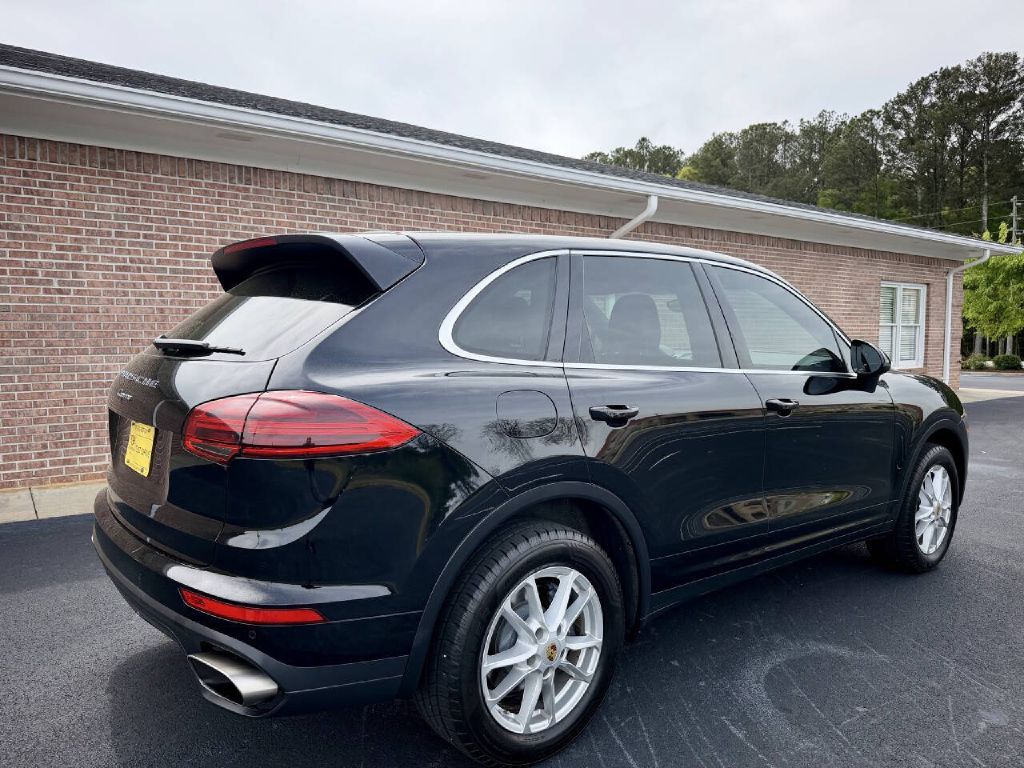 Photo 14 of this PORSCHE CAYENNE