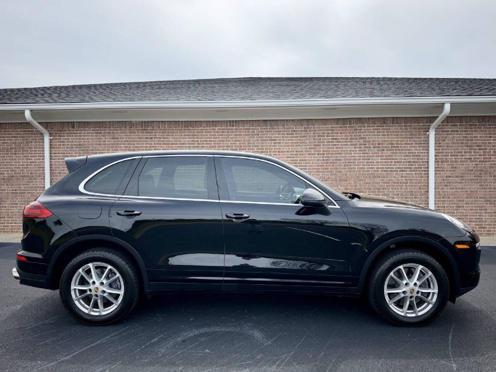 Photo 15 of this PORSCHE CAYENNE