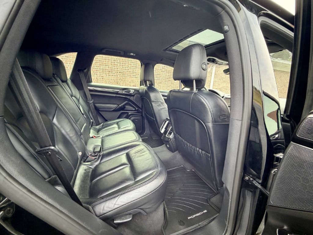 Photo 24 of this PORSCHE CAYENNE