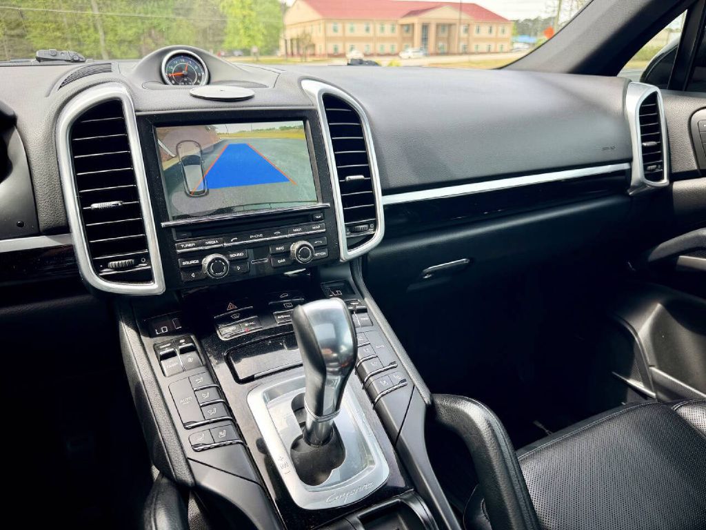 Photo 25 of this PORSCHE CAYENNE