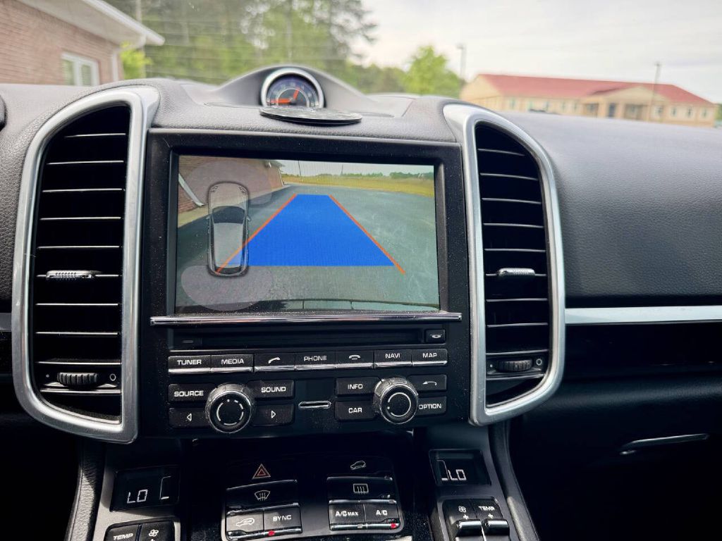 Photo 26 of this PORSCHE CAYENNE