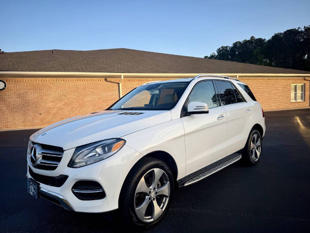 Photo 2 of this MERCEDES-BENZ GLE