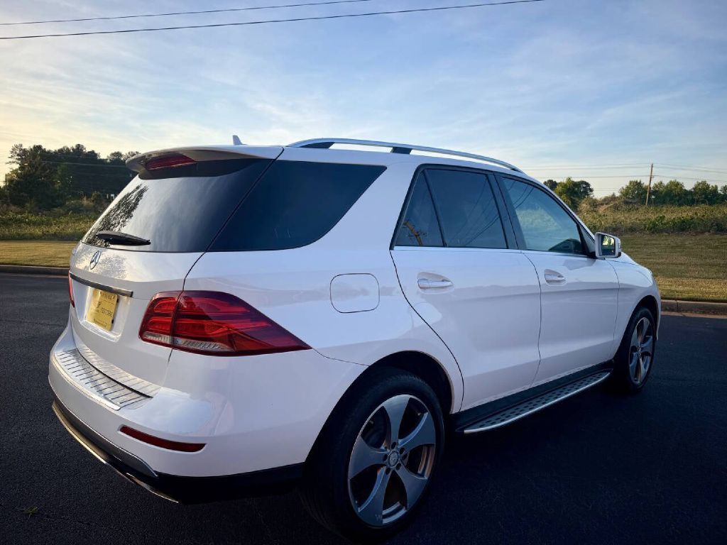 Photo 8 of this MERCEDES-BENZ GLE