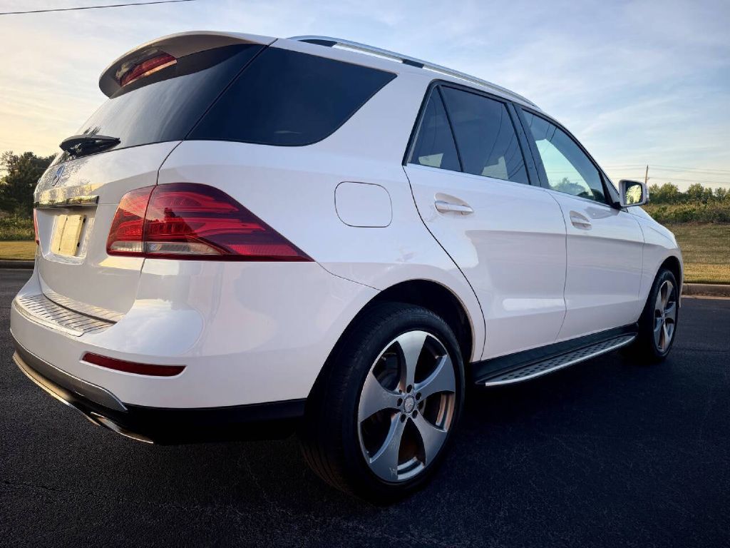 Photo 9 of this MERCEDES-BENZ GLE