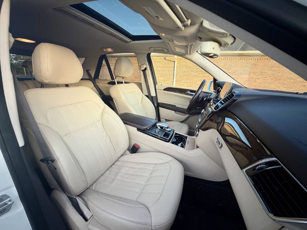Photo 20 of this MERCEDES-BENZ GLE