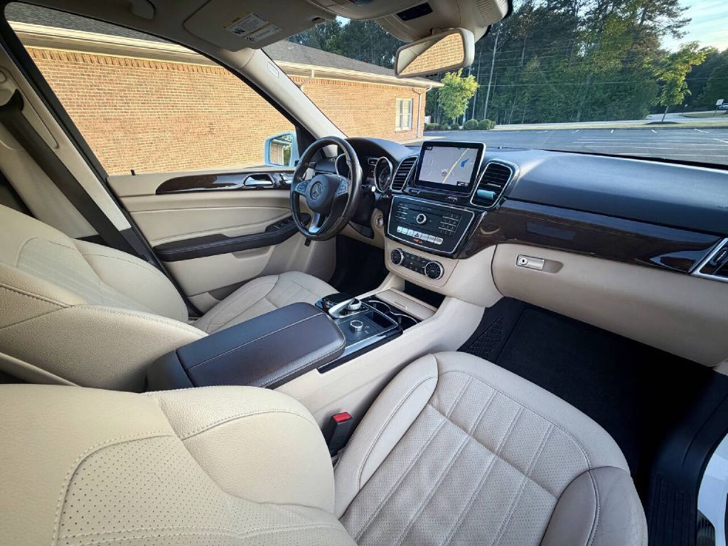 Photo 21 of this MERCEDES-BENZ GLE