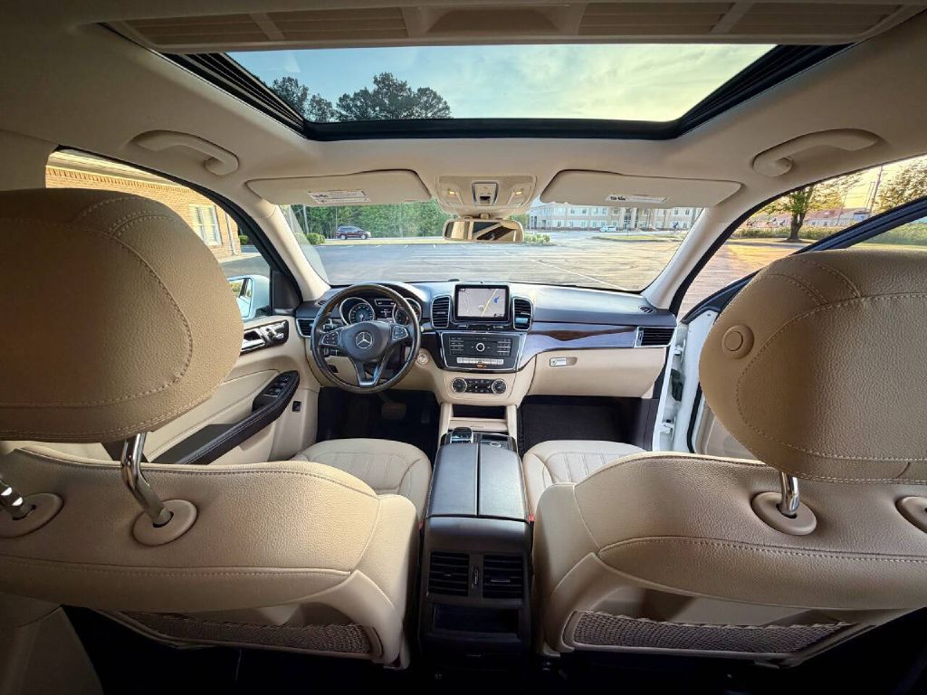 Photo 24 of this MERCEDES-BENZ GLE